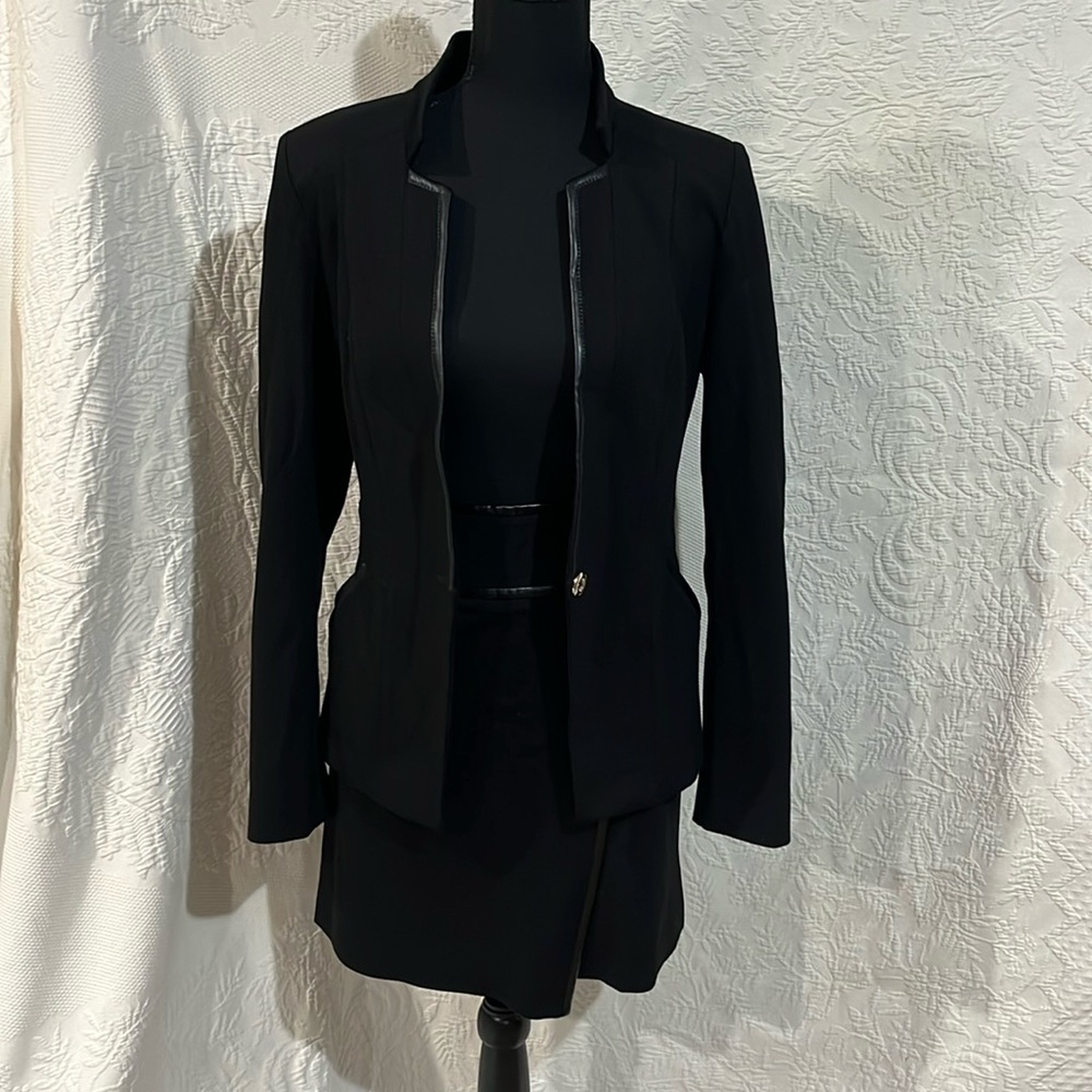 White House Black Market suit separates, blazer‎ size 8, skirt size 6, NWT